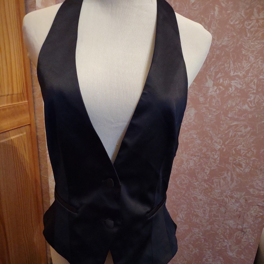 Womeñ's satin-like eveniñg halter top